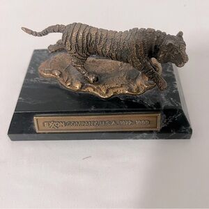 Vintage Exxon Company U.S.A 1972-1999 Copper/Brass Tiger Sculpture Marble Base